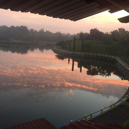 Omah Kenangan At Seven Trumpets Resort Maguwo Kültér fotó