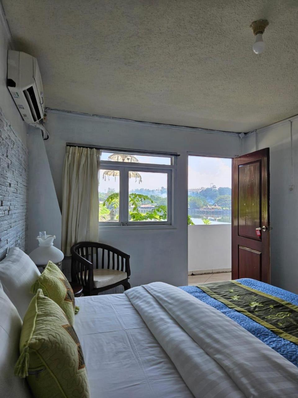 Omah Kenangan At Seven Trumpets Resort Maguwo Kültér fotó